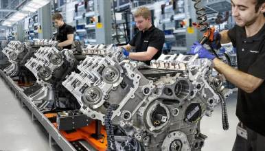 奔驰V8引擎生产线Inside Best Mercedes AMG Factory in Germany Producing Giant V8 Engines - Production Line.mp4